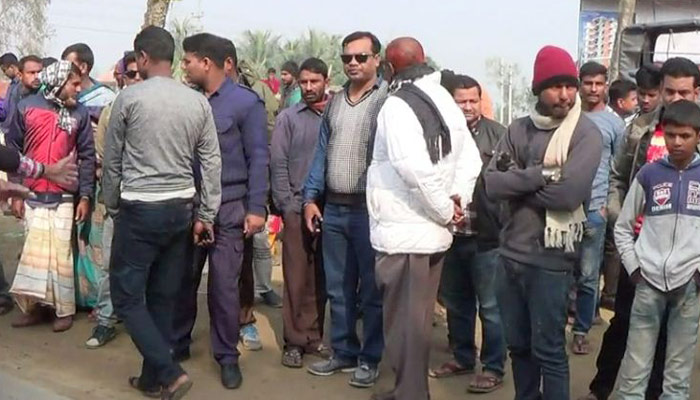 জয়পুরহাটে বাসচাপায় নারী নিহত