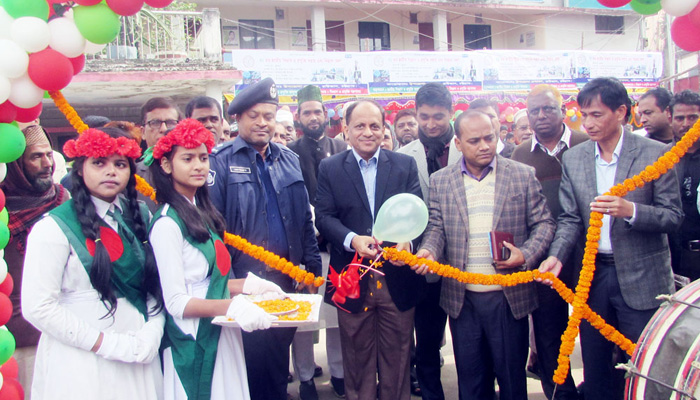 প্রাকৃতিক সম্পদ রক্ষা করে বিজ্ঞান প্রযুক্তিকে এগিয়ে নিতে হবে: মুনির চৌধুরী