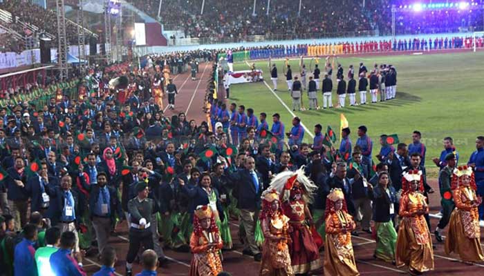 ঝলমলে রঙ্গশালায় বর্ণিল উদ্বোধন