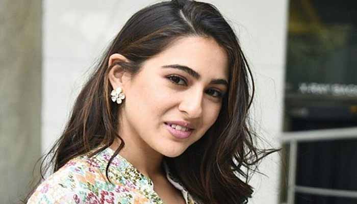 পাকিস্তানে সাইফ কন্যাকে খোঁজা হচ্ছে বার বার