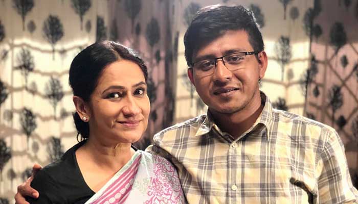 ‘মাগো আমি বিদেশ যাচ্ছি’