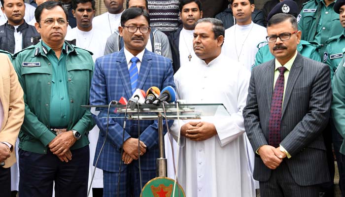 ডাকসুর ঘটনায় সিসিটিভি ফুটেজ উদ্ধারের চেষ্টা চলছে: ডিএমপি কমিশনার
