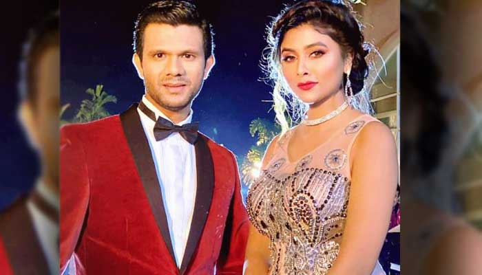 ব্রিটিশ আর্মির সঙ্গে গান ভিডিওতে টয়া