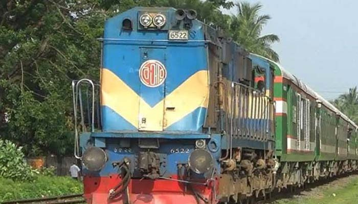 বগি লাইনচ্যুত: জামালপুর-সরিষাবাড়ী রুটে ট্রেন চলাচল ৬ ঘণ্টা বন্ধ