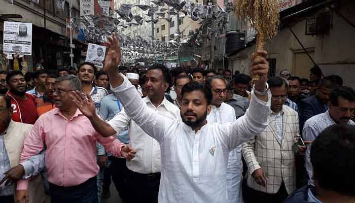 দেখিয়ে দেব তরুণরাও নেতৃত্ব দিতে পারে: ইশরাক দেখিয়ে দেব তরুণরাও নেতৃত্ব দিতে পারে: ইশরাক