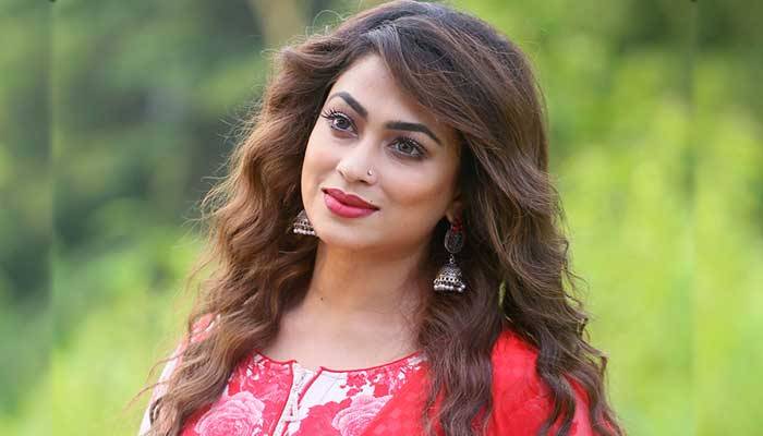 আমি এখনও সিঙ্গেল: পপি আমি এখনও সিঙ্গেল: পপি