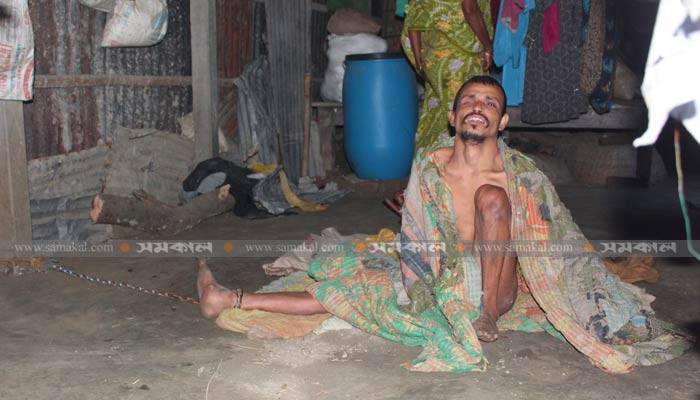 ছয় বছর ধরে শিকলবন্দি মানসিক ভারসাম্যহীন মোনতাজ