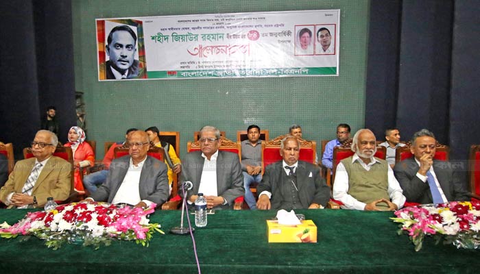 সিটিতে ইভিএমে নয়, স্বচ্ছ ব্যালট বাক্সে ভোট নিন: বিএনপি নেতারা