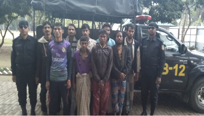 বগুড়ায় ১৪ ছিনতাকারী গ্রেপ্তার