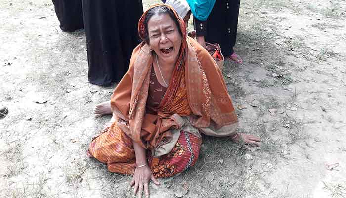 পদ্মার তীরে গাছে ঝুলে ছিল যুবকের লাশ