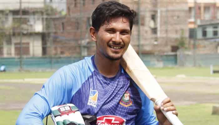 ফজলে মাহমুদের সেঞ্চুরি