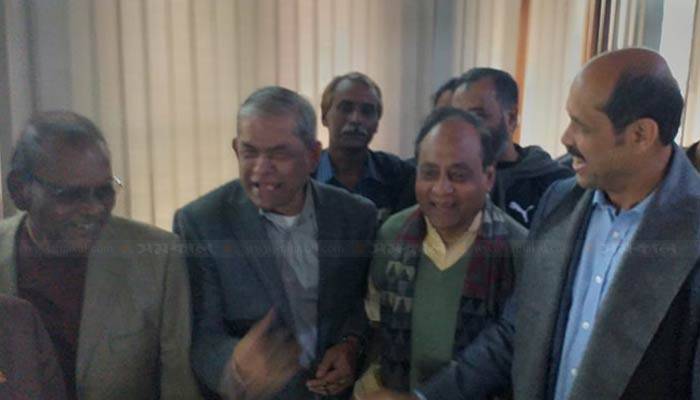 বিএনপি মহাসচিবের কাছে ভোট চাইলেন আতিকুল