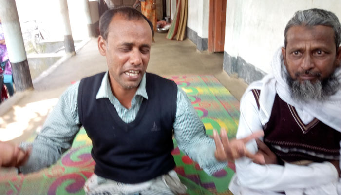 শোকে মাতম বাবার, মা অচেতন