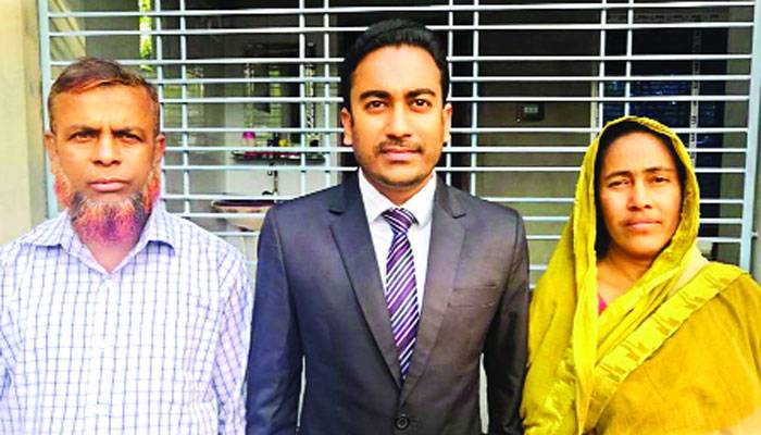 দারিদ্র্য জয় করে সুইট এখন বিচারক