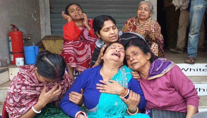 মুহূর্তেই বিয়ে বাড়ি হলো মৃত্যুকূপ