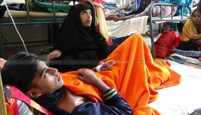 লক্ষ্মীপুরে কিশোরকে বেঁধে জুতার মালা পরিয়ে নির্যাতন, মামলা
