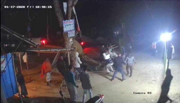 ওসির সামনেই ধর্ষণ মামলার সাক্ষীর পা ভাঙল আসামির লোকজন