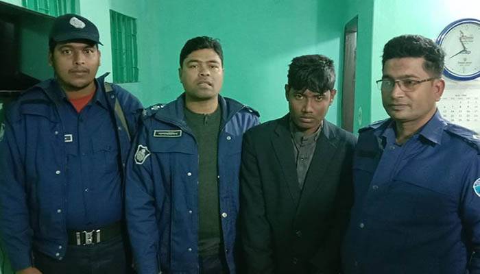 পুলিশের ফাঁদে ধরা সুবর্ণচরের অভিযুক্ত ধর্ষক