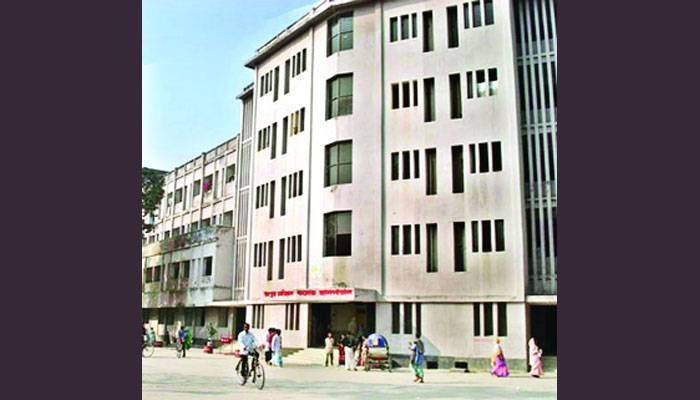 বার্ন ইউনিট চলছে এক চিকিৎসকেই