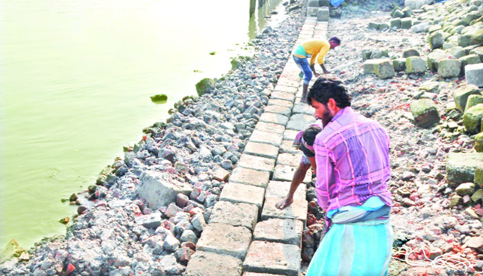 দখলগ্রাসে কীর্তনখোলা নির্বিকার প্রশাসন