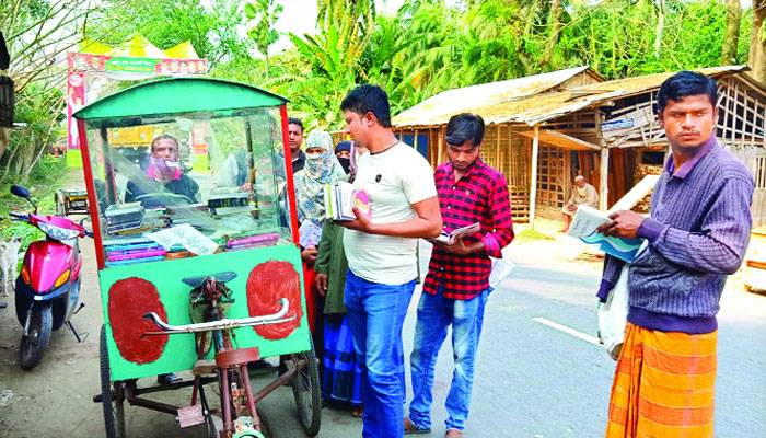 আলো ছড়াচ্ছেন আলমগীর