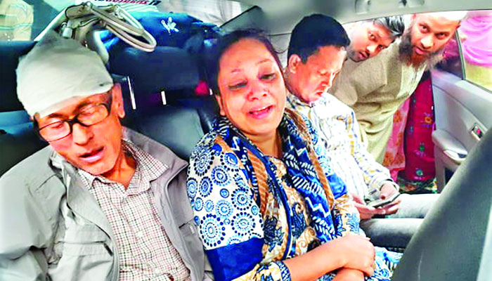 চোখের সামনেই পুড়ছিল সন্তান