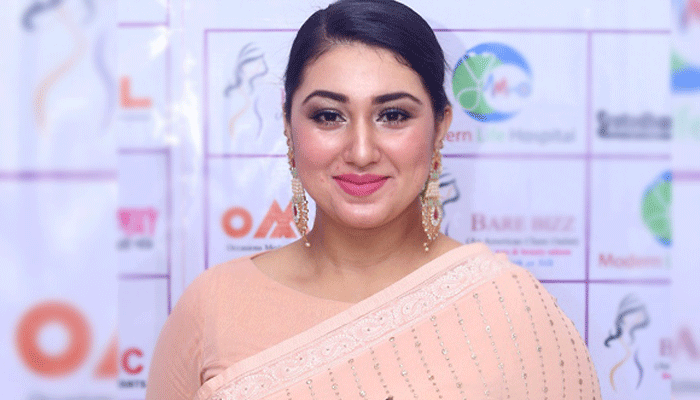 সিনেমায় নেই,  অপুর ব্যস্ততা কেবল স্টেজ শো নিয়েই