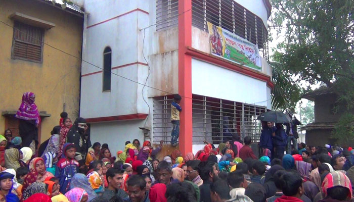 আক্কেলপুরে বৃদ্ধ নারীকে গলাকেটে হত্যা