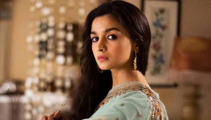 ছুটির দিনে আলিয়ার রান্না শেখা