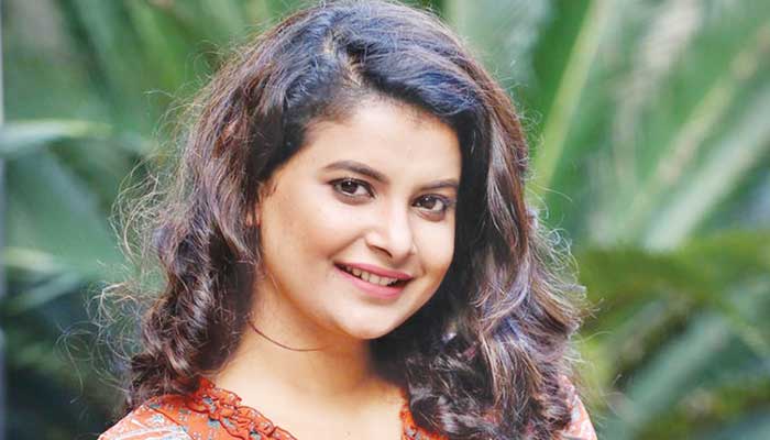 জয়া আপুর মতো কাজ করতে ইচ্ছে জাগে: শবনম ফারিয়া