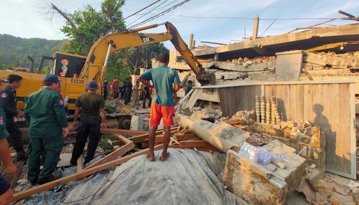 কম্বোডিয়ায় নির্মাণাধীন ভবন ধসে নিহত ৩৬