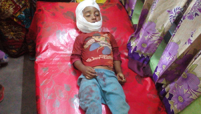দাদার কাঁধে চড়ে বাড়ি ফেরা হলো না শিশুটির