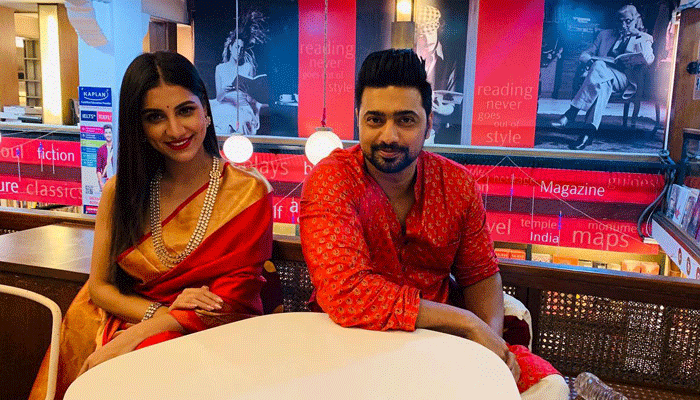 দেবের বিয়ের কার্ড ভুয়া!