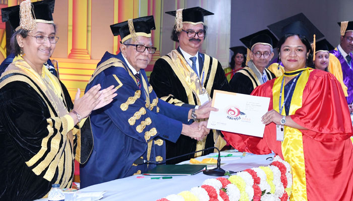 বিশ্ববিদ্যালয়ের শিক্ষকরা চাকরিকে ঢাল হিসেবে ব্যবহার করেন: রাষ্ট্রপতি