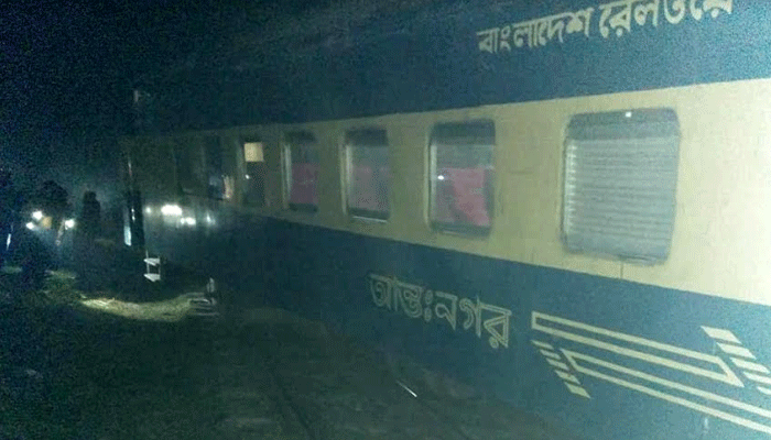 গৌরীপুরে বিজয় এক্সপ্রেস লাইনচ্যুত