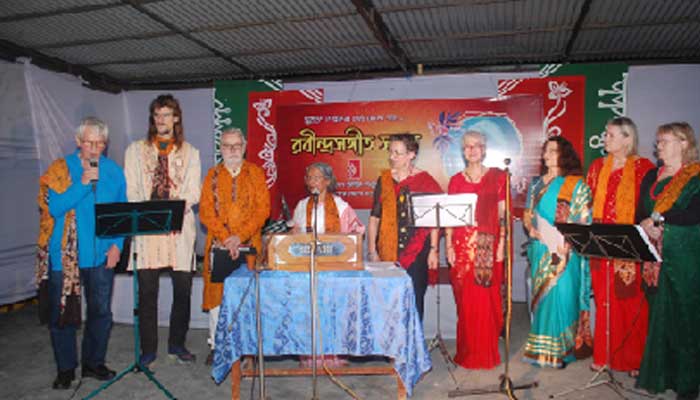 যশোরে সুইডিশ শিল্পীদের কণ্ঠে রবীন্দ্রসংগীত