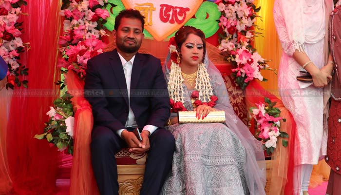 বাকপ্রতিবন্ধী যুগলের বৌভাতে ৮০০ প্রতিবন্ধী