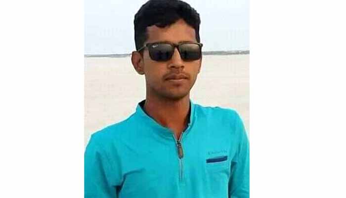 নাটোরে বিশ্ববিদ্যালয় ছাত্রকে কুপিয়ে হত্যা, প্রেমিকাসহ আটক ৮