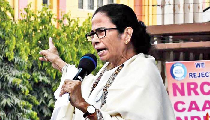 মোদি কি পাকিস্তানের রাষ্ট্রদূত, প্রশ্ন মমতার