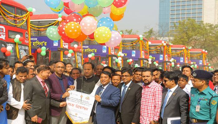 চট্টগ্রামে শিক্ষার্থীদের জন্য ১০ বাস উদ্বোধন শিক্ষা উপমন্ত্রীর