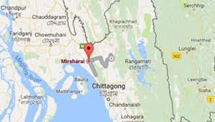 চট্টগ্রামে বাস চাপায় পোশাক কর্মী নিহত
