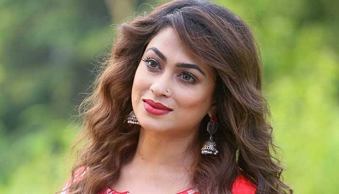 আমি এখনও সিঙ্গেল: পপি