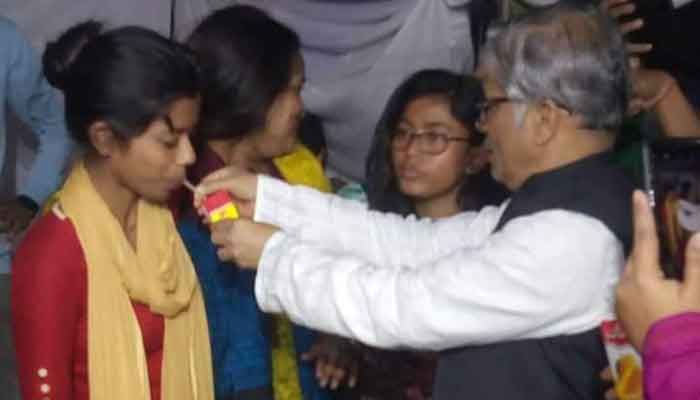 অনশন ভাঙলেন ঢাবি শিক্ষার্থীরা