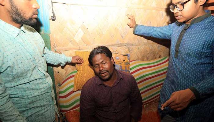 নতুন বই আনা হলো না রেশমার