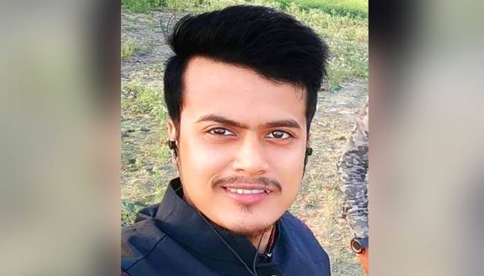 আড়ং কর্মীদের পোশাক পরিবর্তনের ভিডিও করার দায় স্বীকার সিরাজুলের