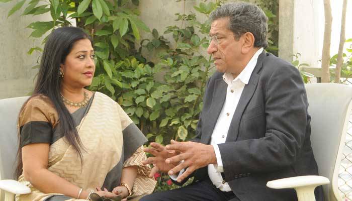 গণ্ডি পেরোনো দুই বন্ধু গণ্ডি পেরোনো দুই বন্ধু