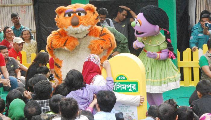শিশুদের কলরবে মুখর