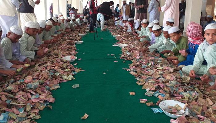 পাগলা মসজিদের দান সিন্দুক খোলা হয়েছে