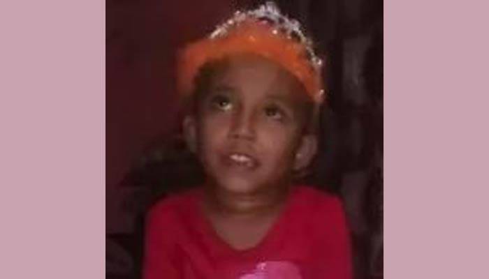 খালের আবর্জনায় তলিয়ে গেল আশা