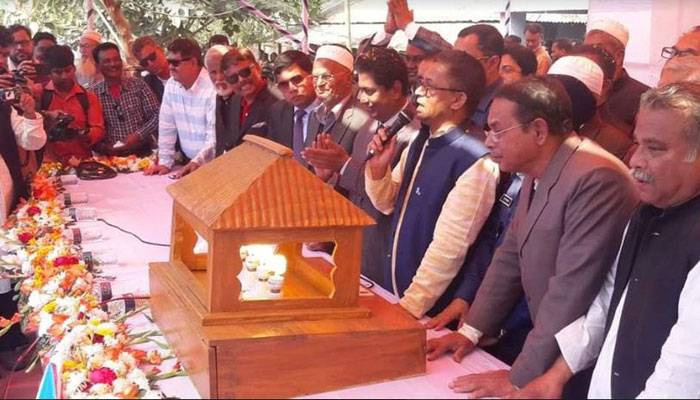 সাব‌মে‌রিন ক্যাব‌লের মাধ্য‌মে বিদ্যুৎ পেল পদ্মাবে‌ষ্টিত মানুষ